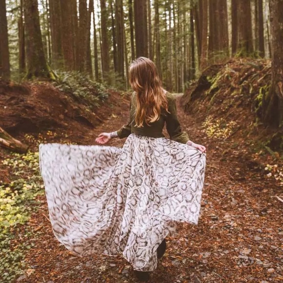 Snake Print Chiffon Skirt - Picture 2 of 15